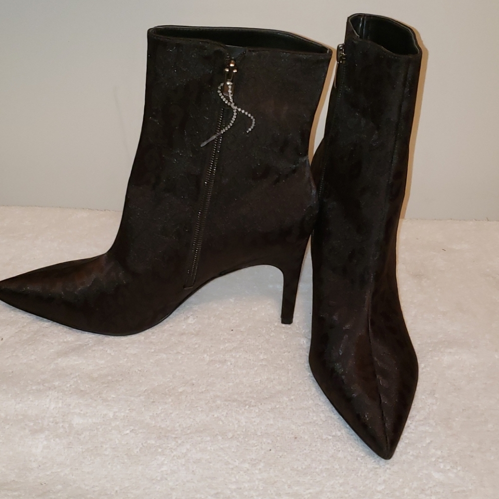 Black Print booties